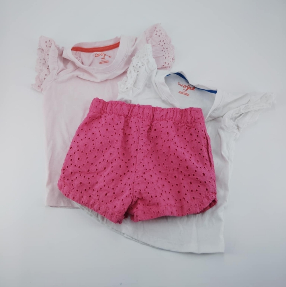 Girl's Cat & Jack Outfit 2 Shirts And 1 Short